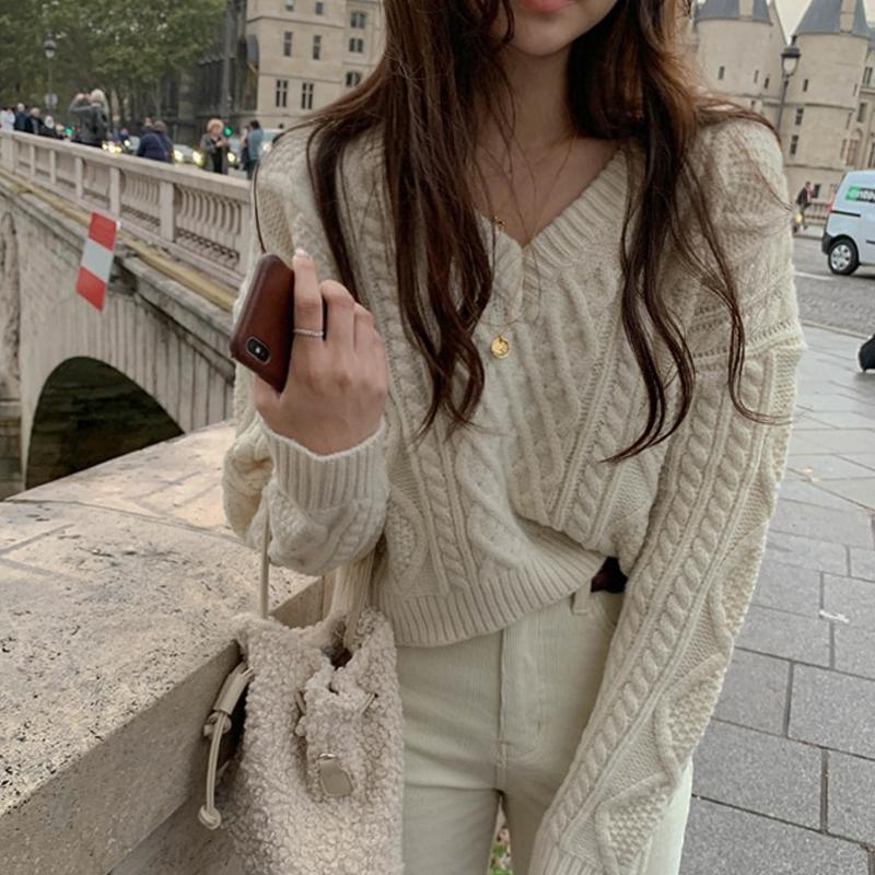 Ingrid | Cable Knit V-Neck Sweater with Long Sleeves