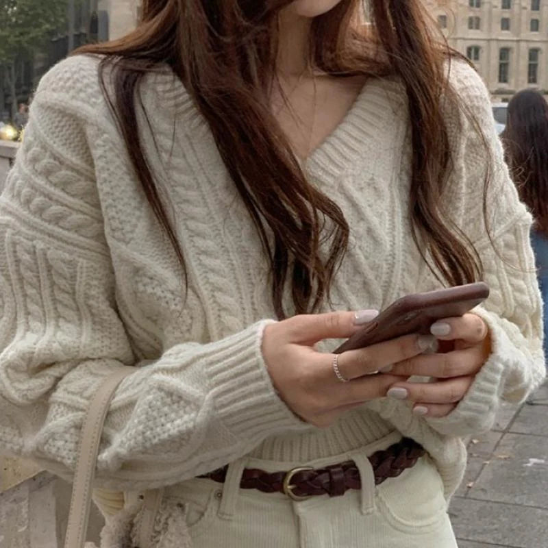 Ingrid | Cable Knit V-Neck Sweater with Long Sleeves