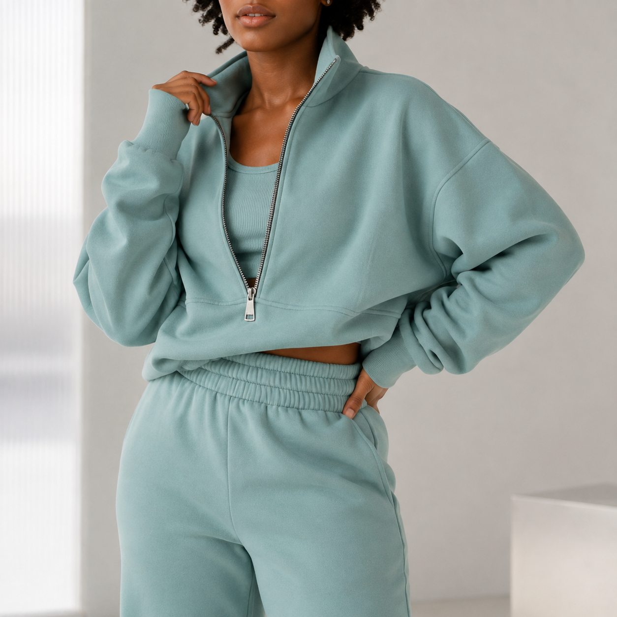 Marcelline | Chic Velour Tracksuit Women with Cropped Half-Zip Top & Joggers