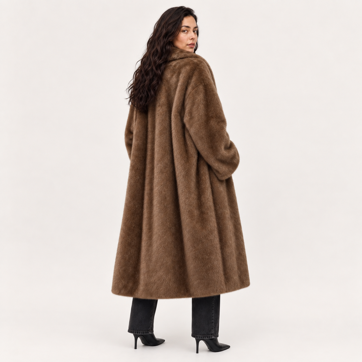 Rosalie | Sophisticated Fur Coat for Women with Luxurious Longline Shape