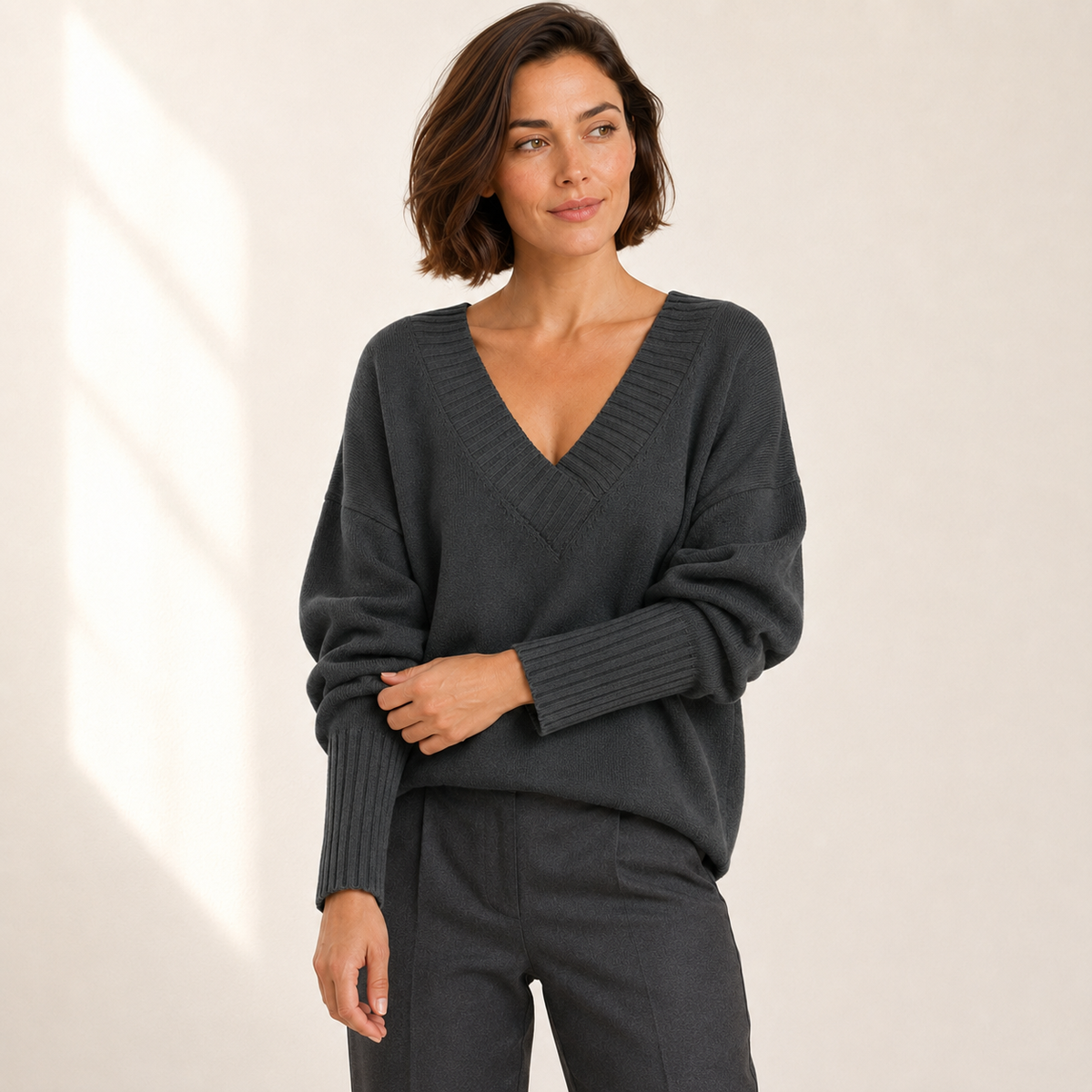 Amara | V-Neck Cashmere Sweater for Women with Soft Relaxed Fit