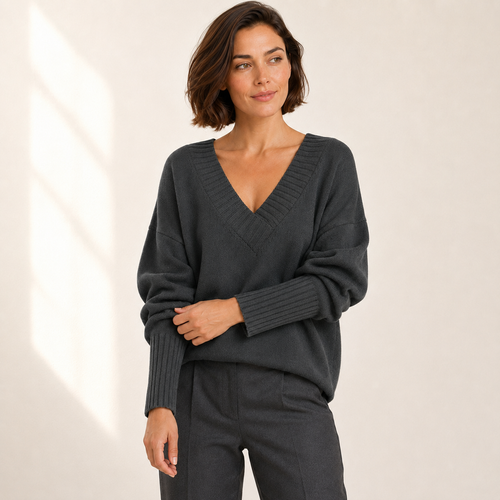Amara | V-Neck Cashmere Sweater for Women with Soft Relaxed Fit