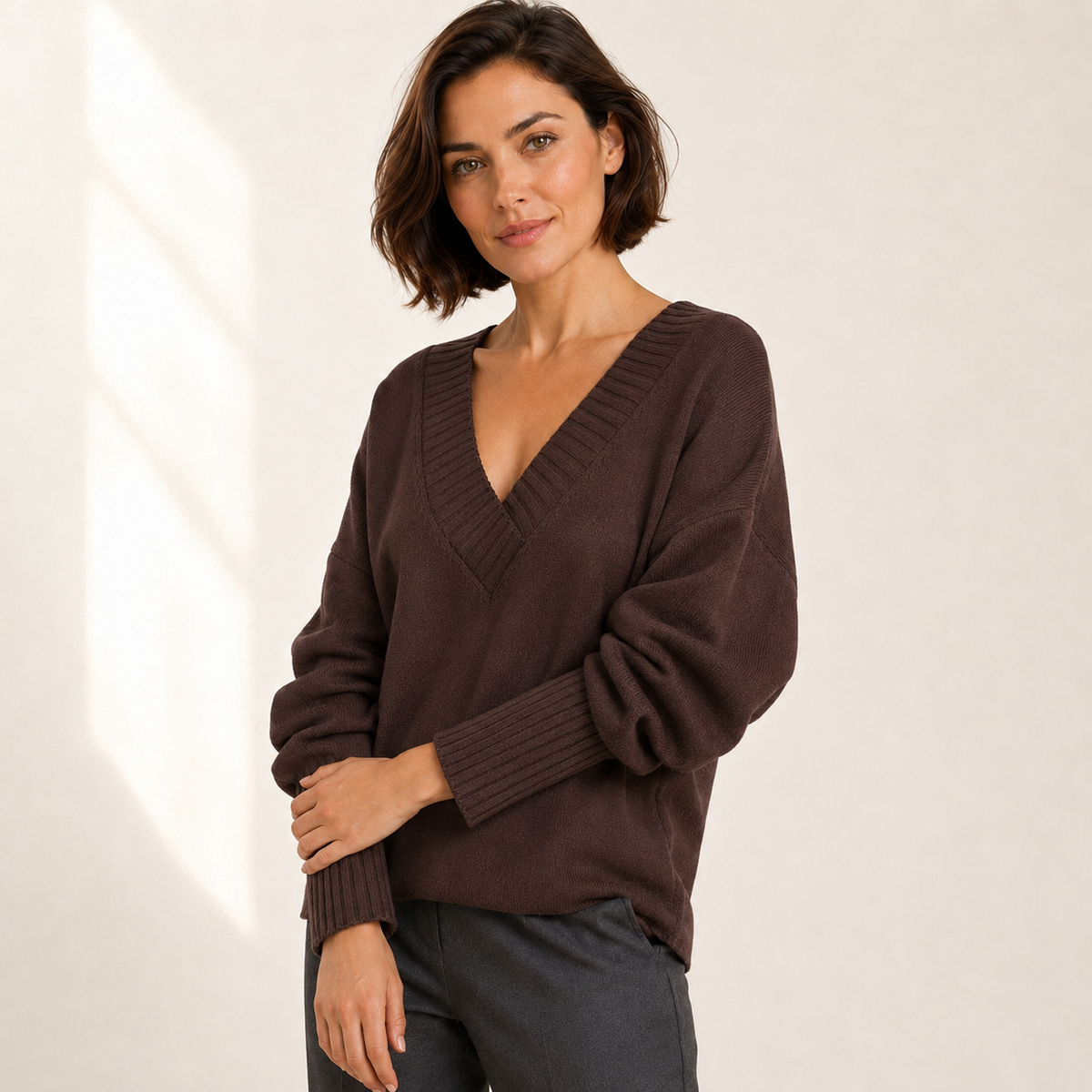 Amara | V-Neck Cashmere Sweater for Women with Soft Relaxed Fit