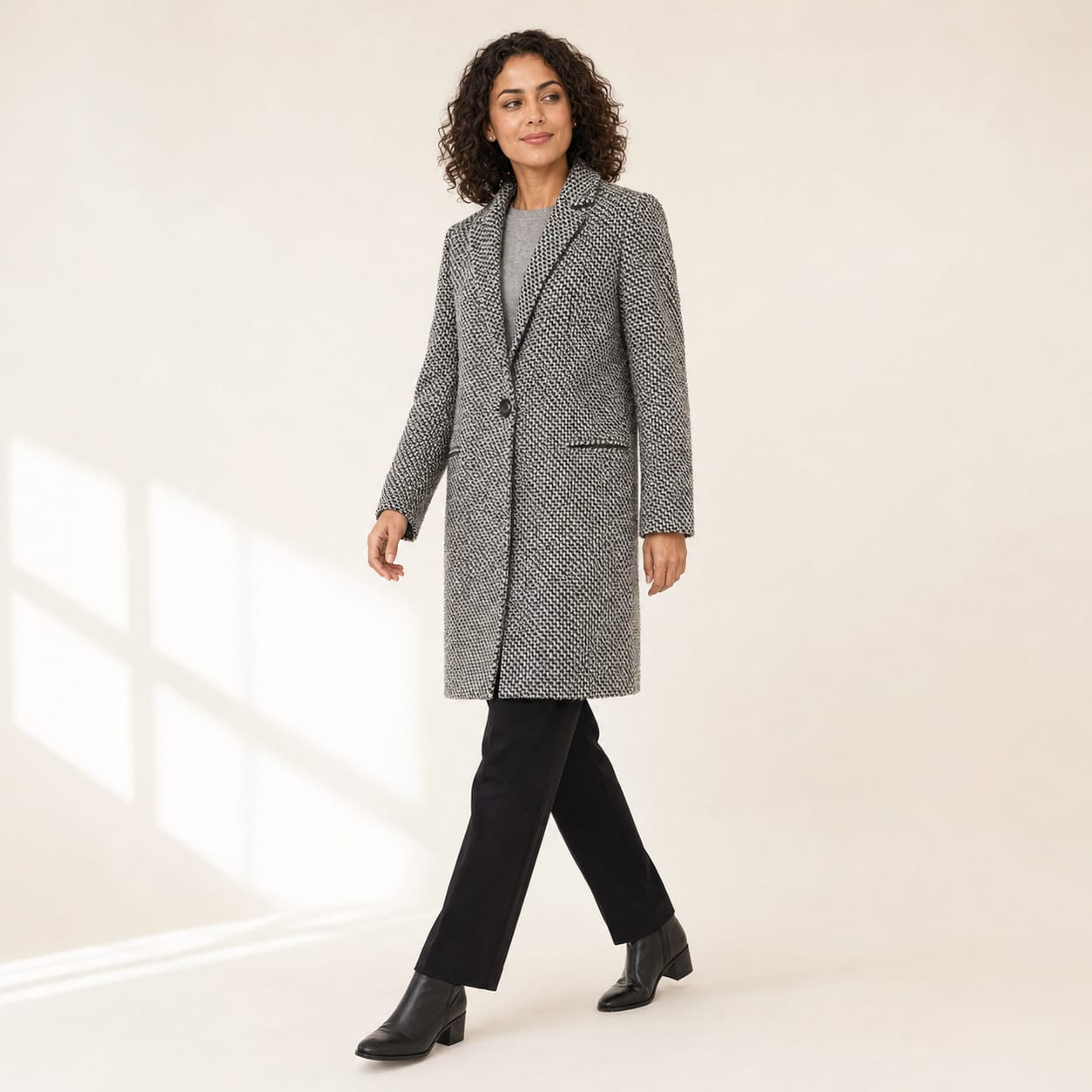 Cressida | Premium Wool Coat with V-Neck Collar for Women