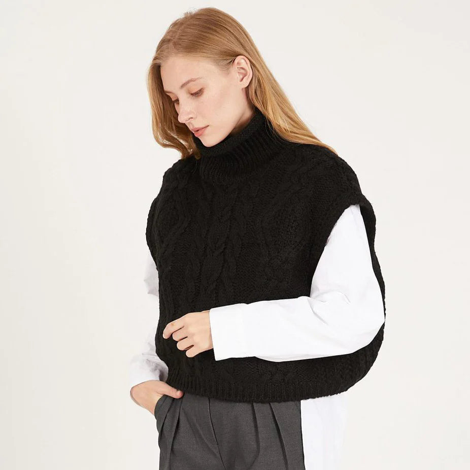 Celeste – Women's Grey Turtleneck Cable Knit Jumper