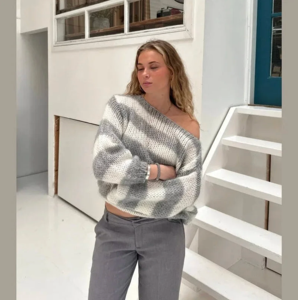 Odile – Women's Navy Striped Round Neck Jumper