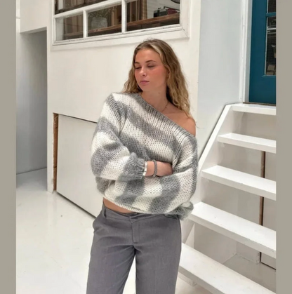 Odile – Women's Navy Striped Round Neck Jumper