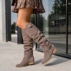 Isadora – Tall Boots with Elegant Low Heel for All-Day Comfort