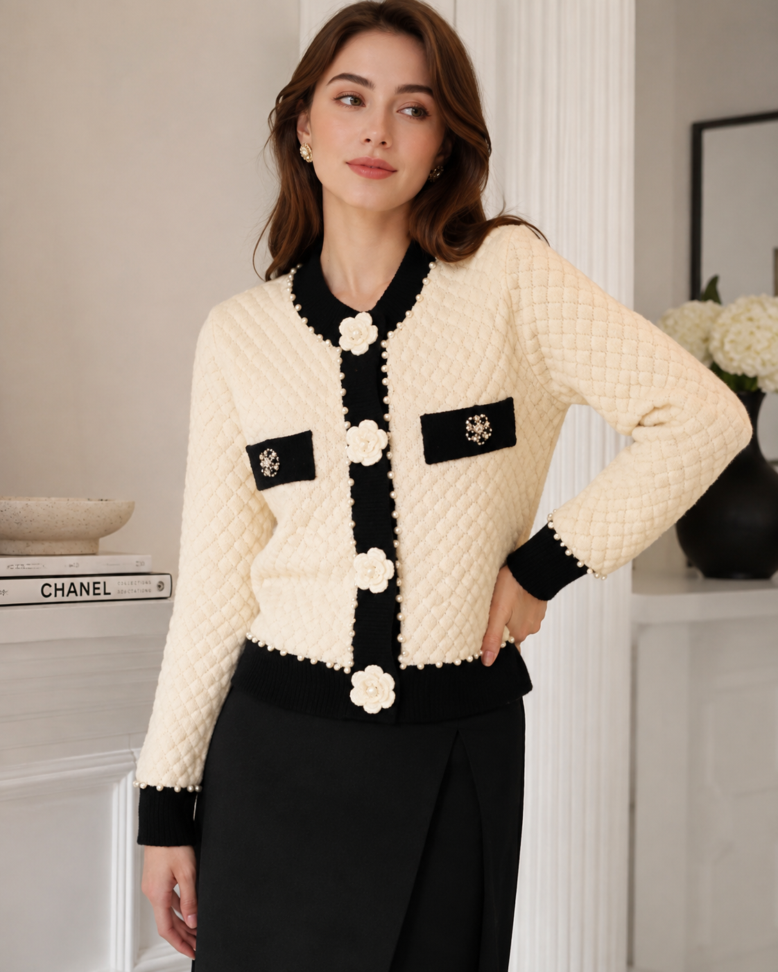 Odalys – Pearl-Adorned Cardigan with Decorative Pockets