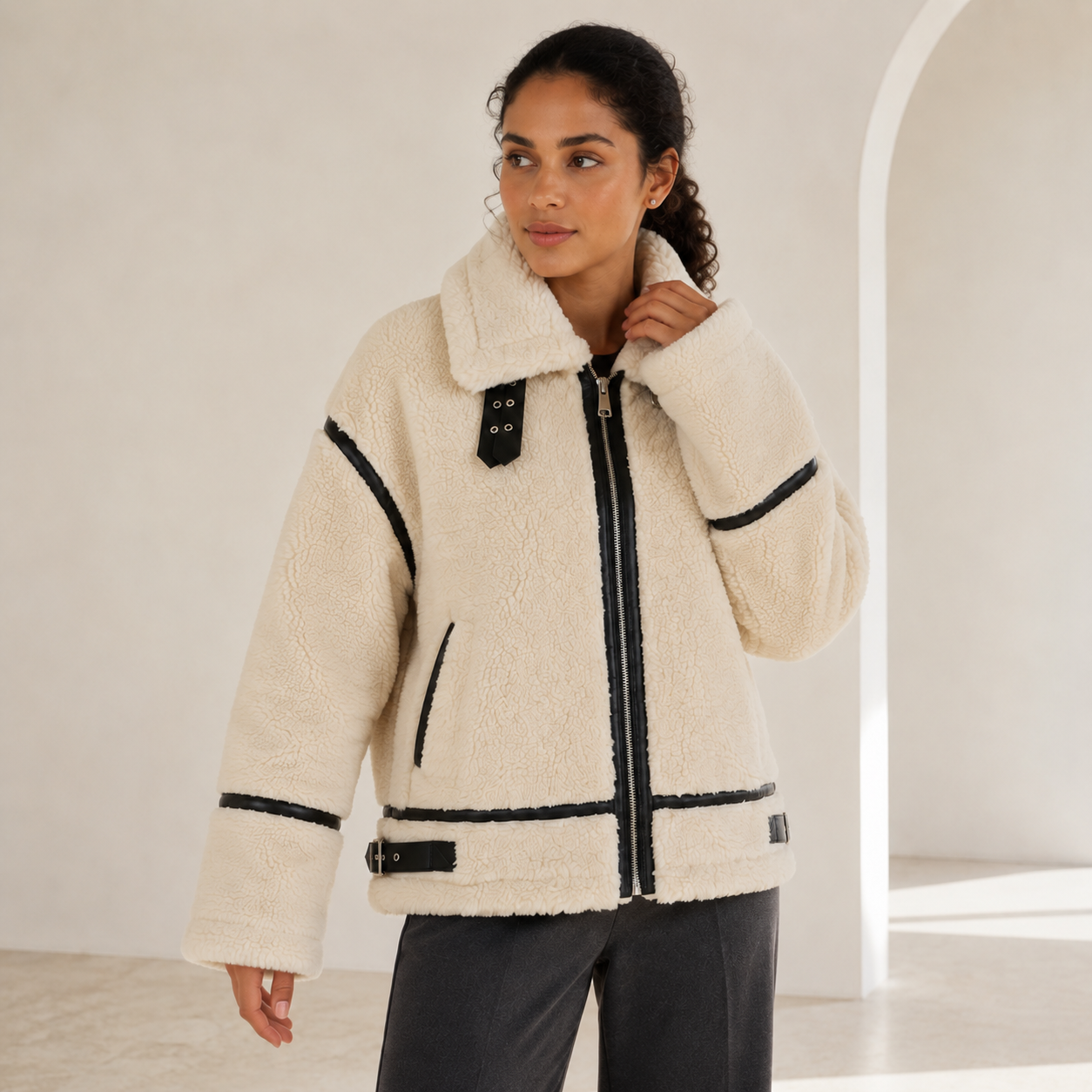 Ines | Cosy Teddy Bear Jacket for Women with Black Accents